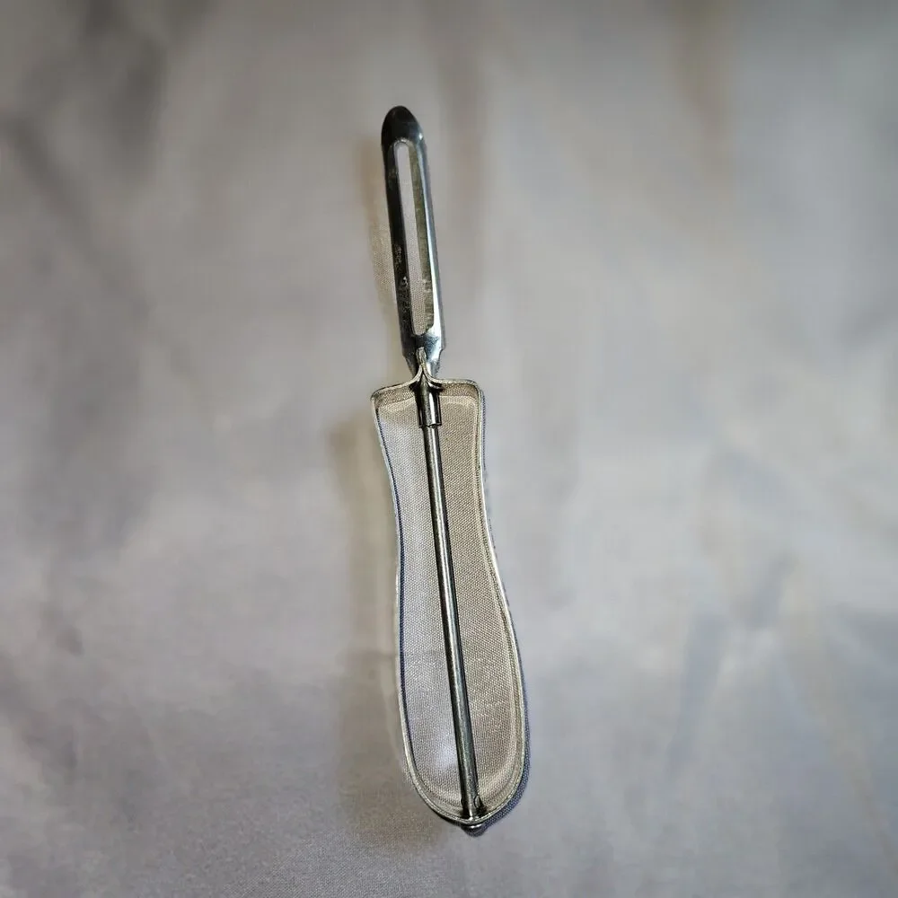 EKCO VINTAGE FLOATING BLADE STAINLESS POTATO VEGGIE FRUIT PEELER USA